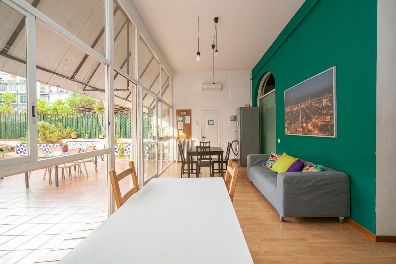 Fabrizzios Terrace Hostel Barcelona Ngoại thất bức ảnh