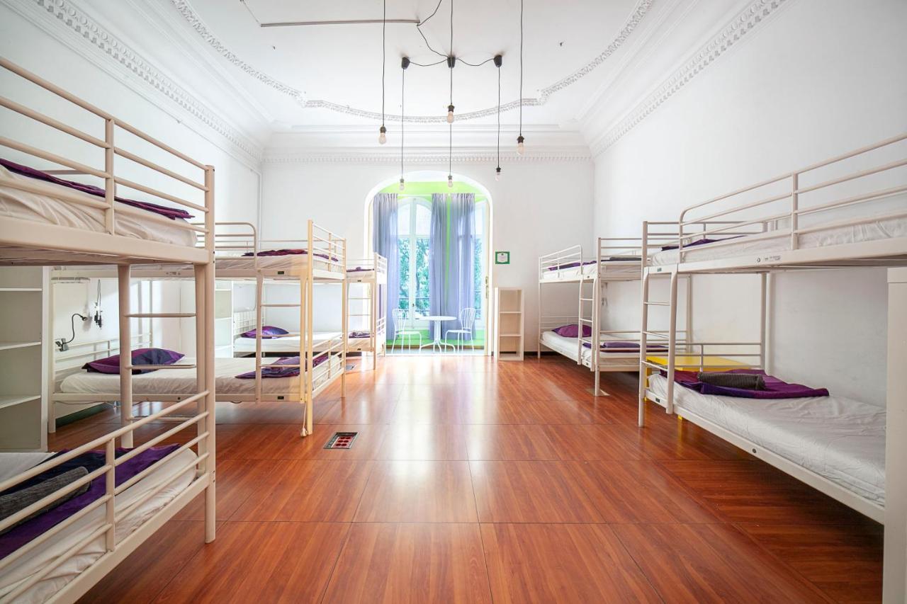 Fabrizzios Terrace Hostel Barcelona Ngoại thất bức ảnh