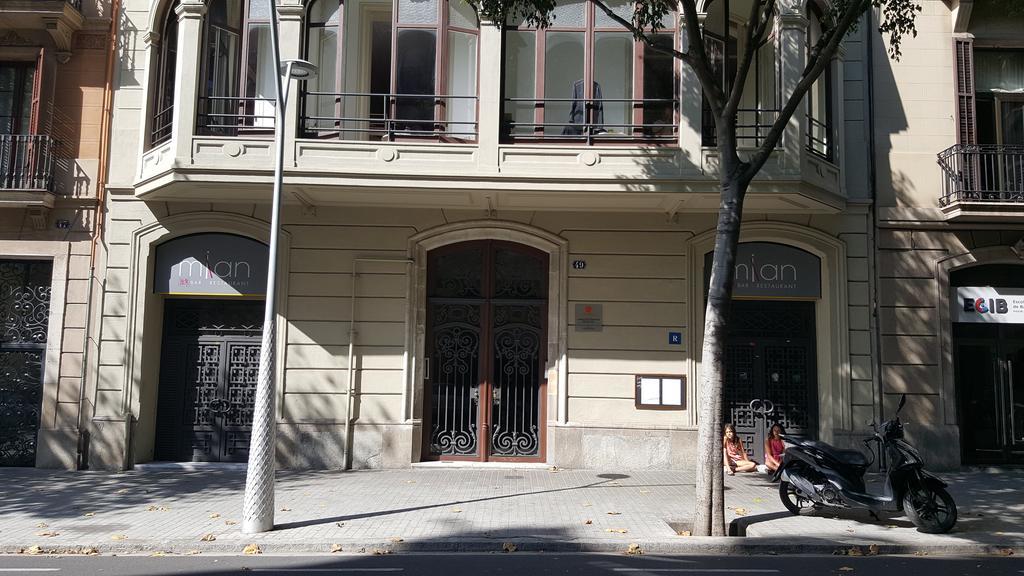 Fabrizzios Terrace Hostel Barcelona Ngoại thất bức ảnh